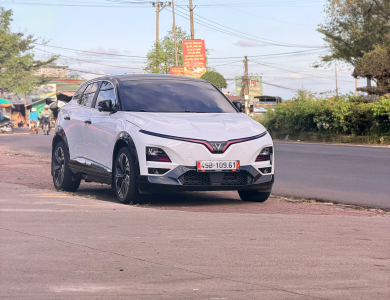 taxi điện 4 chỗ